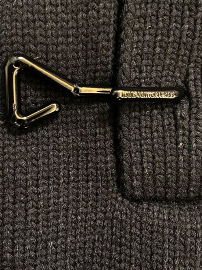 LOUIS VUITTON WINTERY CAMIONNEUR – LH067