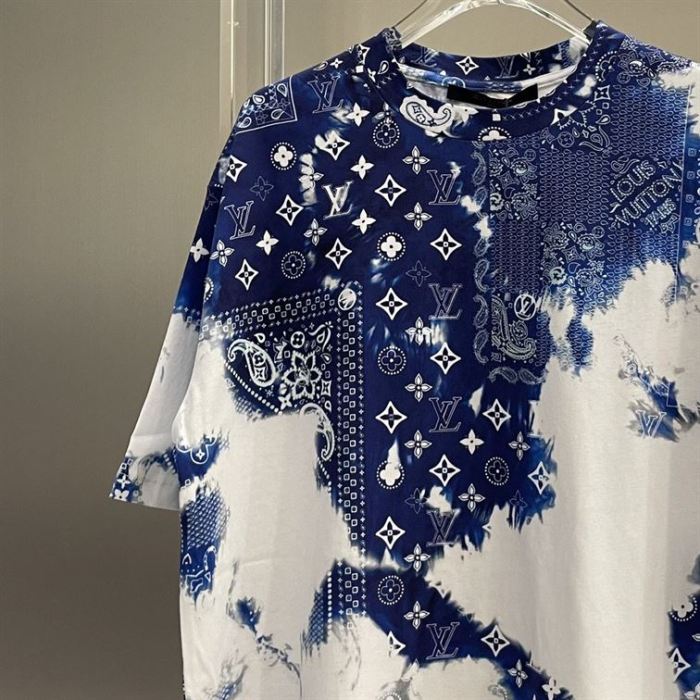 LOUIS VUITTON MONOGRAM BANDANA PRINTED T-SHIRT BLUE WHITE – LVTS045