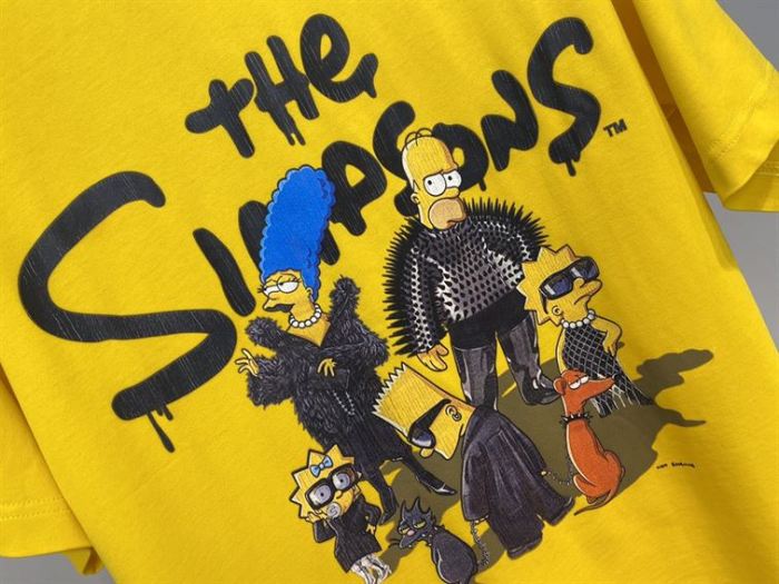 BALENCIAGA MEN’S THE SIMPSONS TM & © 20TH TELEVISION T-SHIRT OVERSIZED IN YELLOW – BAS007