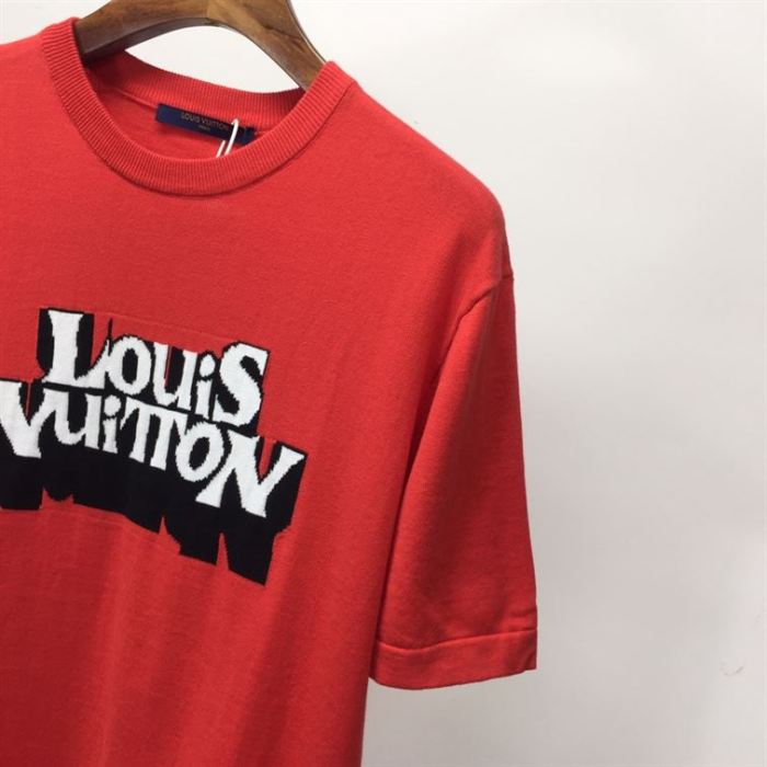 LOUIS VUITTON GRAPHIC SHORT-SLEEVED T-SHIRT – LVTS030