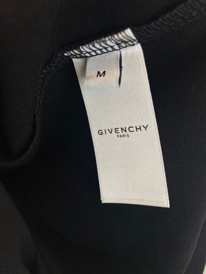 GIVENCHY 4G T-SHIRT WITH TAG EFFECT MOON PRINT IN BLACK – GTS011