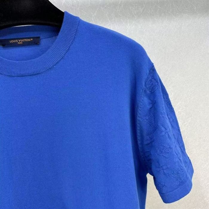 LOUIS VUITTON SHORT-SLEEVED SIGNATURE CREWNECK – LVTS069