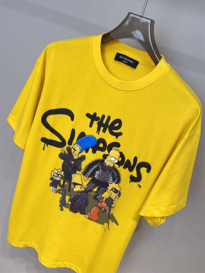 BALENCIAGA MEN’S THE SIMPSONS TM & © 20TH TELEVISION T-SHIRT OVERSIZED IN YELLOW – BAS007