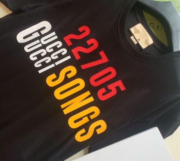 GUCCI ‘22705’ GUCCI SONGS’ PRINT T-SHIRT BLACK – GGS034