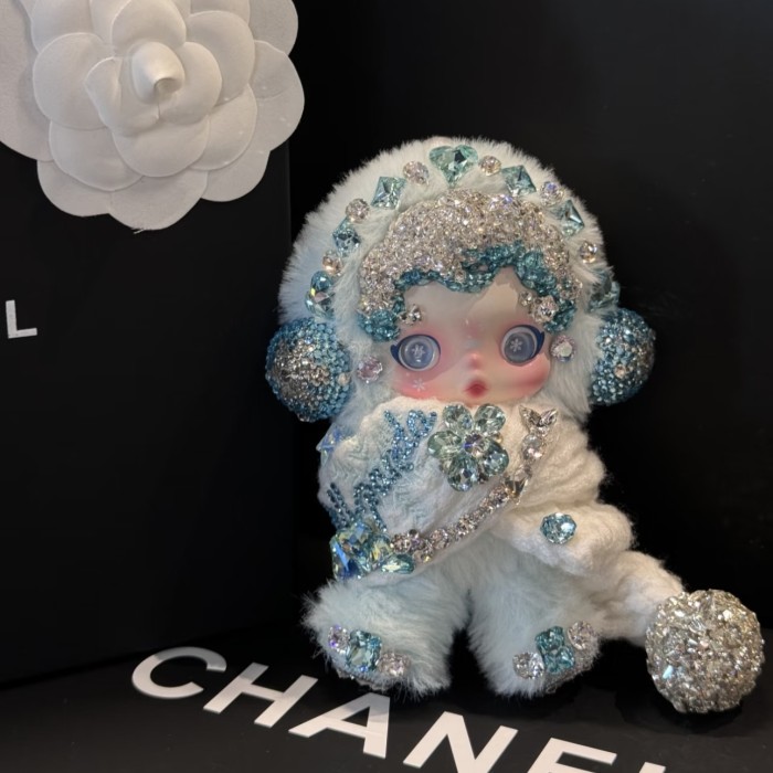 Swarovski Popmart Plush SKULLPANDA Winter Symphony