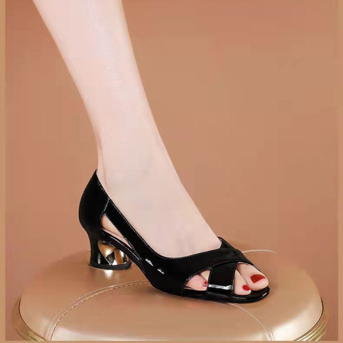 Peep toe bright leather sandals chunky heel 2023 Summer women's shoes mid heel cross sandals fashion