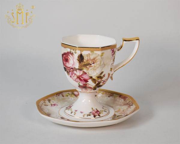 Fast Delivery Floral Pattern Cermamic Fine Bone China Coffee Cup and Saucer Set European Style Tea Time Table Set