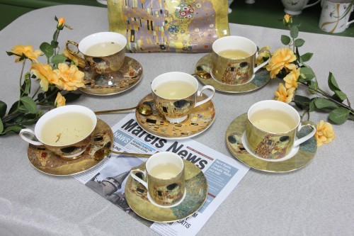Fashion Tea Mugs Coffee Mate 2pcs Cup and Saucer Dish with Kremlin Style Tableware Plates Dishes Afternoon Tea Set Home Kitchen With Gift Box