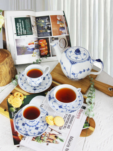 SMF Retail High Class Traditional Qinghua Porcelain Espresso Cup 5 oz and Saucer Set Red and Blue Color for option with Customization Service Underglazed Decal Design Craft LFGB/FDA Pass