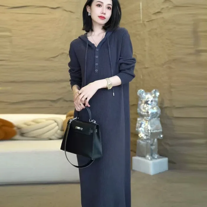 大人上品フード付きニットワンピース