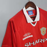 Manchester United 1999-00 home soccer jerseys