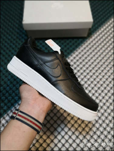 Nike Air Force low top board shoes