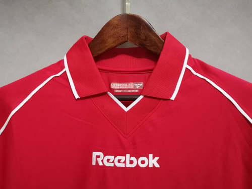 Liverpool 2001-02 home soccer jerseys