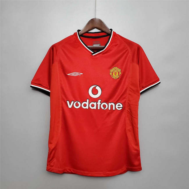 Manchester United 2000-02 home soccer jerseys