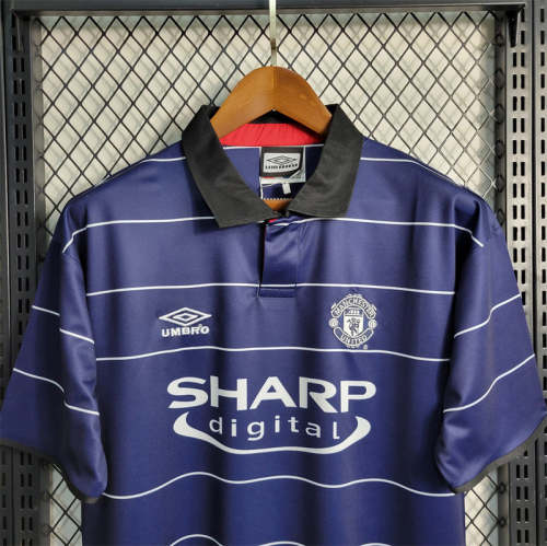 Manchester United 1999-00 away soccer jerseys