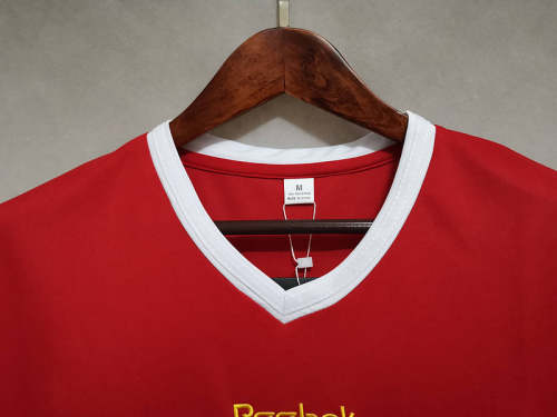 Liverpool 2000-01 home soccer jerseys