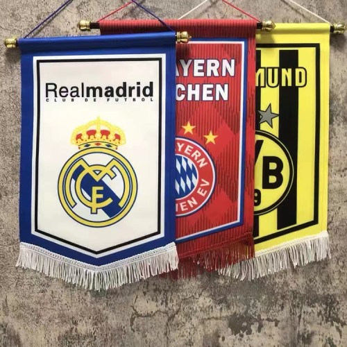 Football surrounding flag body Real Madrid, Paris, Liverpool, Bayern and Manchester United hang flags and exchange five-pointed flags
