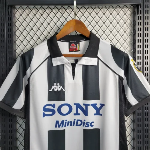Juventus 1997-98 home
