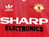 Retro 1982-83 Manchester United Home Long Sleeve Jersey