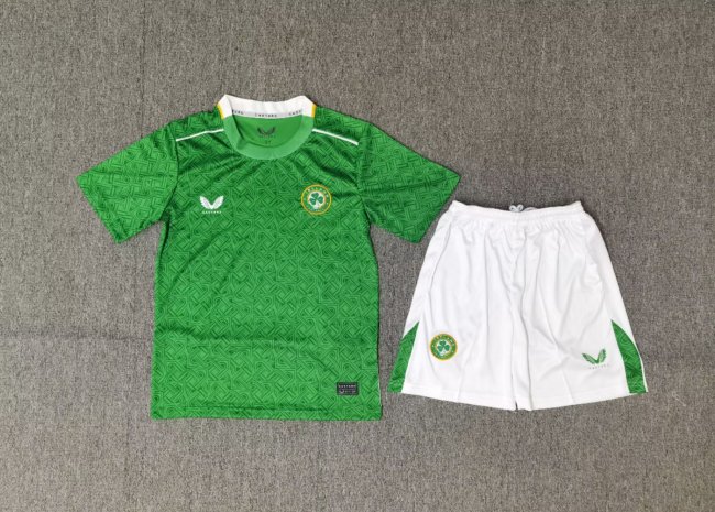 2024-25 Ireland home kids kit