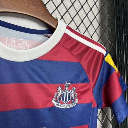2024-25 Newcastle away kids kit
