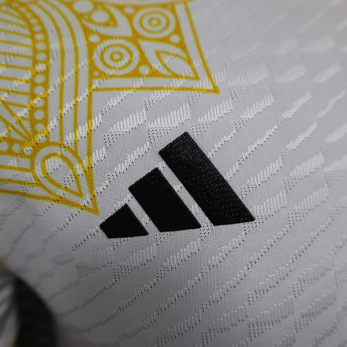 2024-25 Real Madrid Snake Player version jersey(The player version is more slim fit, it is recommended to buy one size larger)