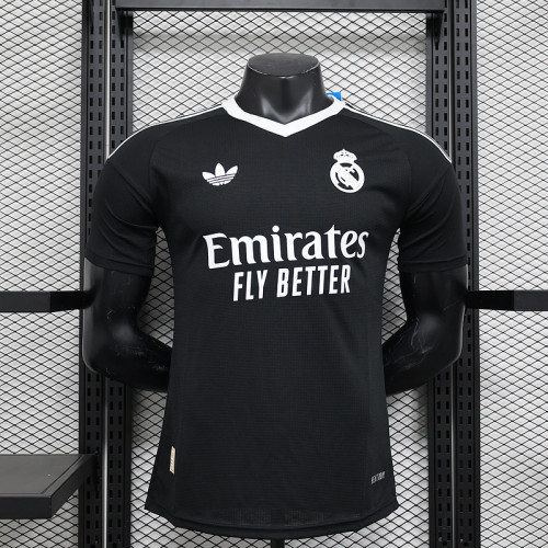 2024-25 Real Madrid black goalkeeper player version(The player version is more slim fit, it is recommended to buy one size larger)