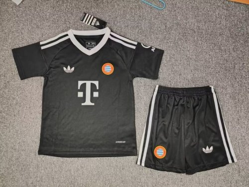 2024-25 Bayern black goalkeeper kids kit
