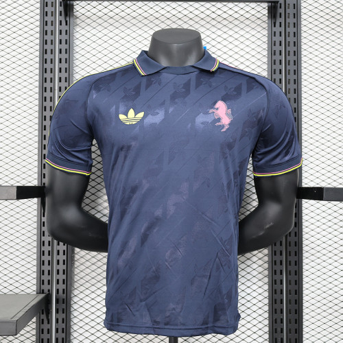 2024-25 Juventus Dark Blue Retro Model Player Version (The player version is more slim fit, it is recommended to buy one size larger)