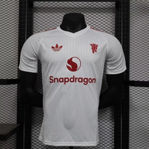 Manchester United 24-25 white special player version(The player version is more slim fit, it is recommended to buy one size larger)