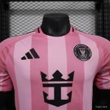 Player Version 2025-26 Inter Miami Home (The player version is more slim fit, it is recommended to buy one size larger)