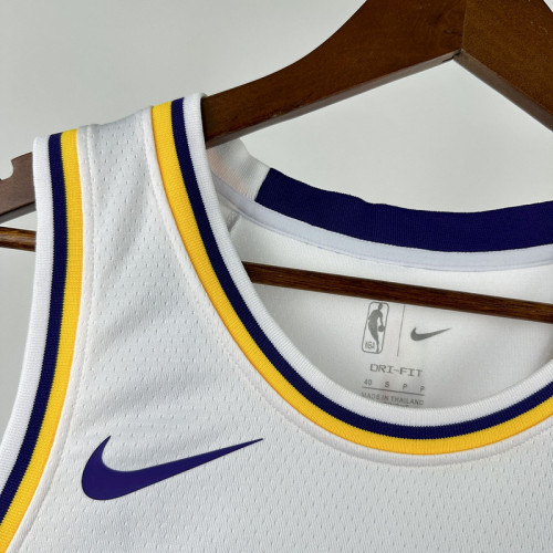 Los Angeles Lakers 2023-24 Association Edition DONCIC#77
