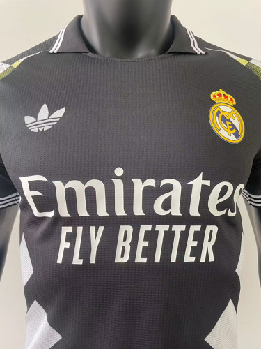 2025-26 Real Madrid black player version(The player version is more slim fit, it is recommended to buy one size larger)