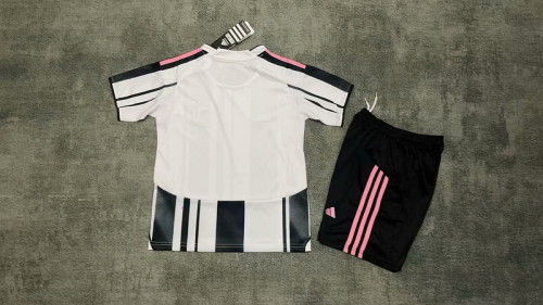 2025-26 Juventus home kids kit