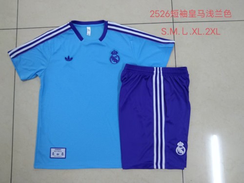 D2551# 2025-26 Real Madrid light blue retro version short-sleeved suit
