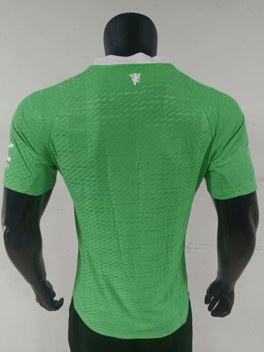 Manchester United 2025-26 green gk player version(The player version is more slim fit, it is recommended to buy one size larger)