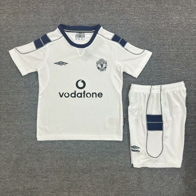 Manchester United 2000-01 Away Kids Kit