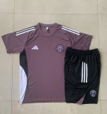 2025-26 Manchester United dark purple training suit