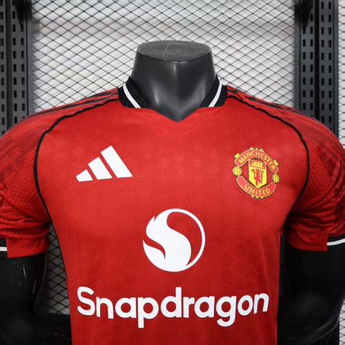 2025-26 Manchester United home player version jersey (The player version is more slim fit, it is recommended to buy one size larger)