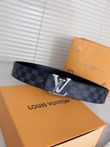 LV classic belt