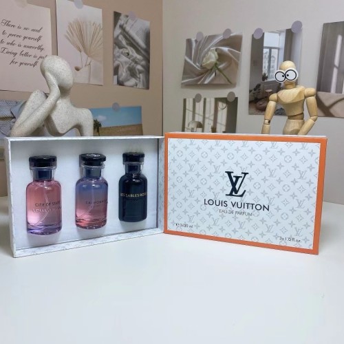 LV perfume (30 ml)! Contains: 3*30 ml spray bottles with nozzles. Fragrance notes: California Dream, Soul Desert, City of Stars.