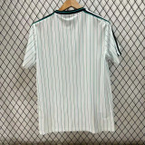 2025-26 Liverpool White Retro Model Jerse 