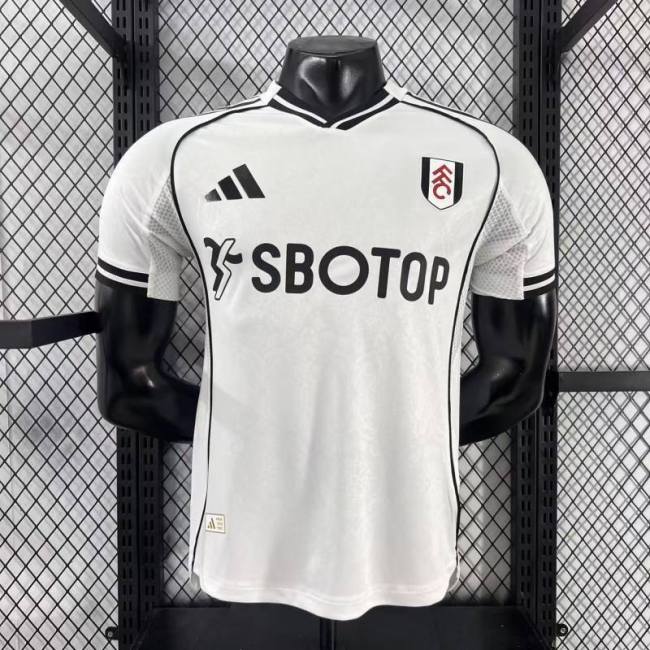2025-26 Fulham home player version(The player version is more slim fit, it is recommended to buy one size larger)