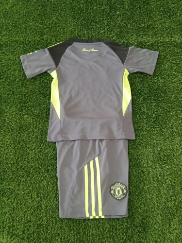 2025-26 Manchester United GK grey kids kit