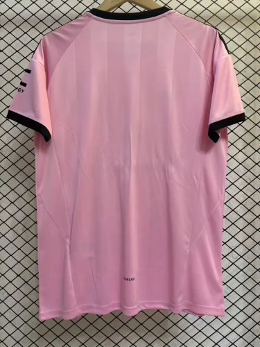 2025-26 Manchester United Pink Goalkeeper Jersey