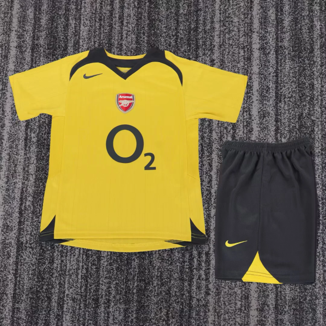 Retro 2005-06 Arsenal away kids kit 