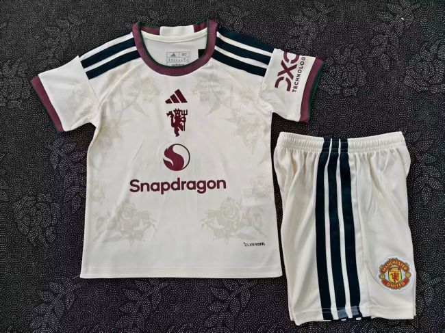 Manchester United 2026-27 third away kids kit