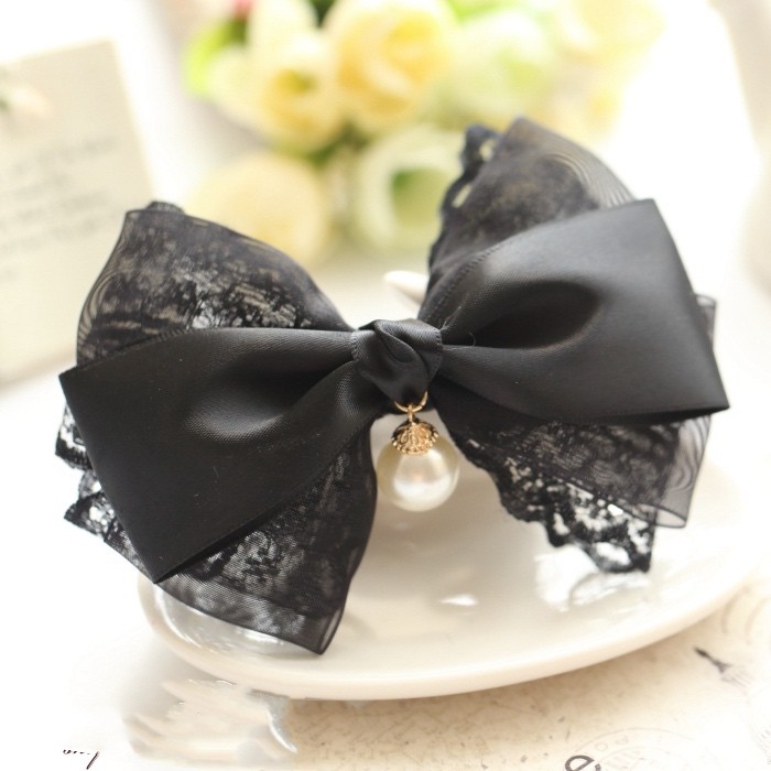 Pearl  bow hair clip