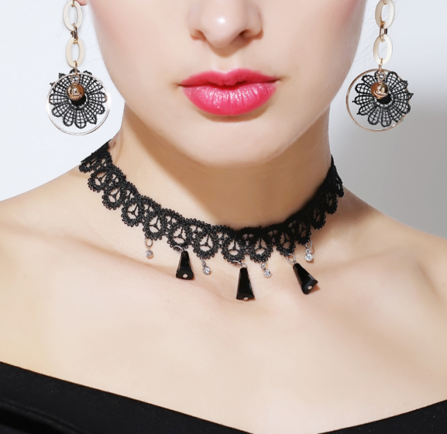 Black personality collar