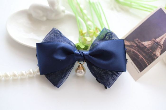 Pearl  bow hair clip